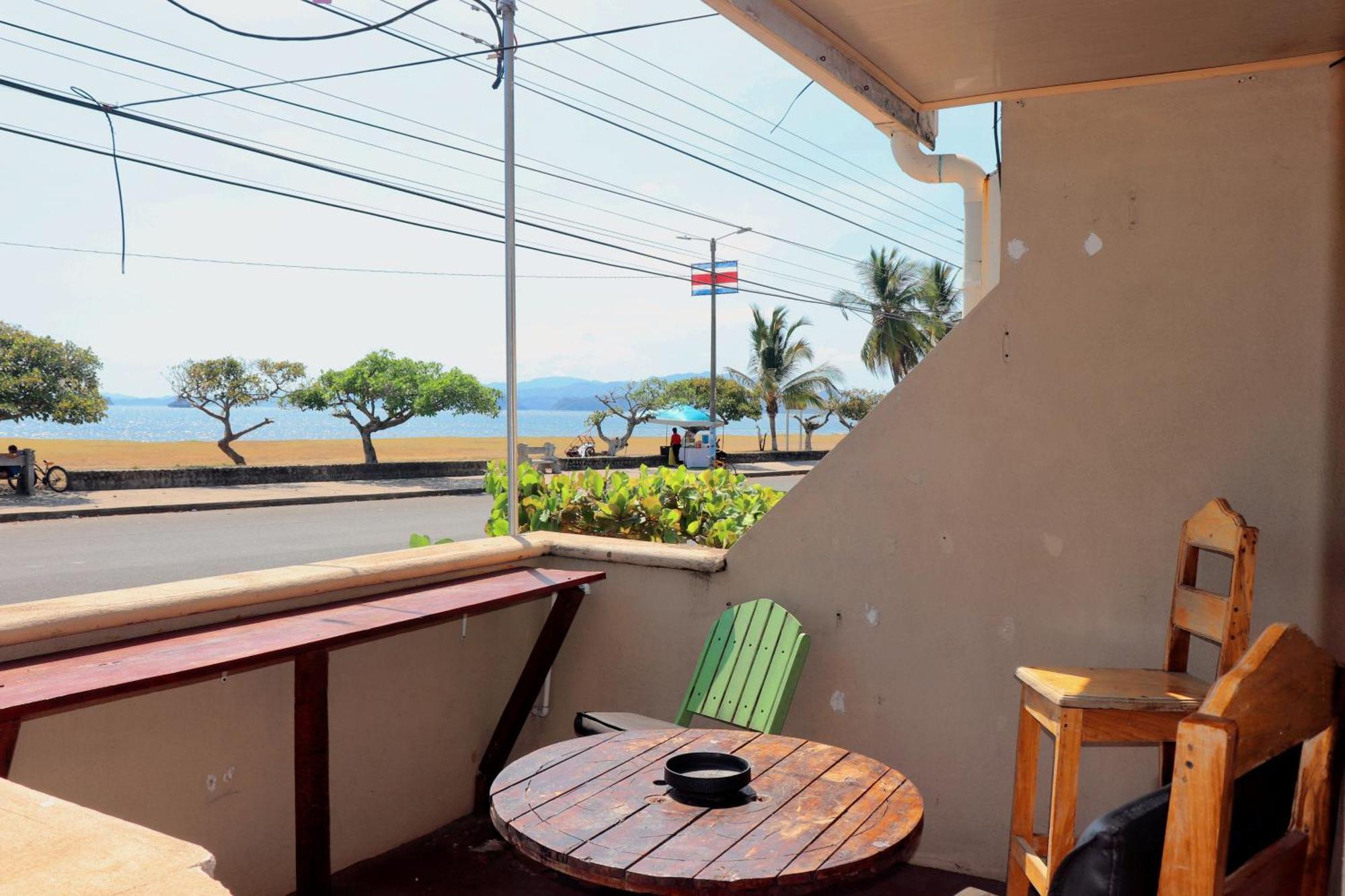 Frente Al Mar